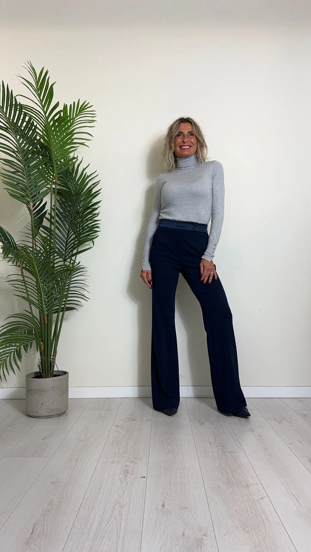 IMPERIAL - P5E7IAW - PANTALONE CREPE GAMBA DRITTA VITA RASO CON BOTTONCINI