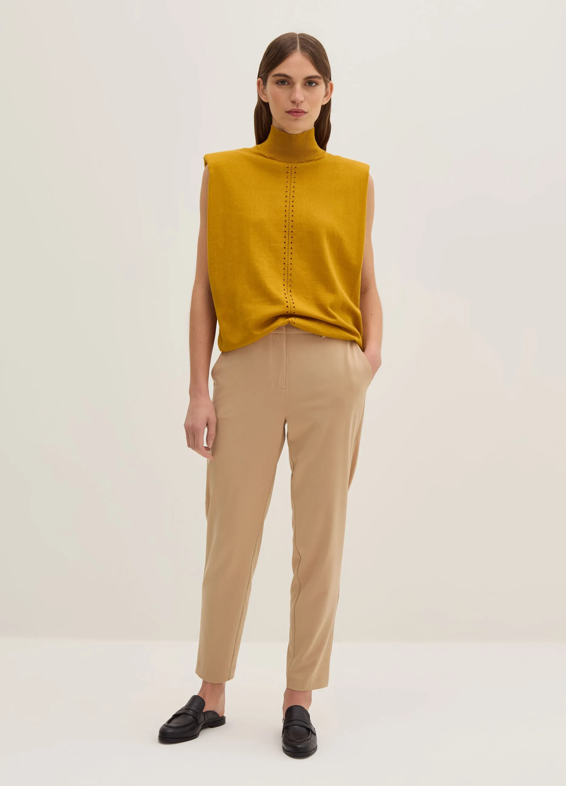 Pantalone a sigaretta in gabardina stretch
