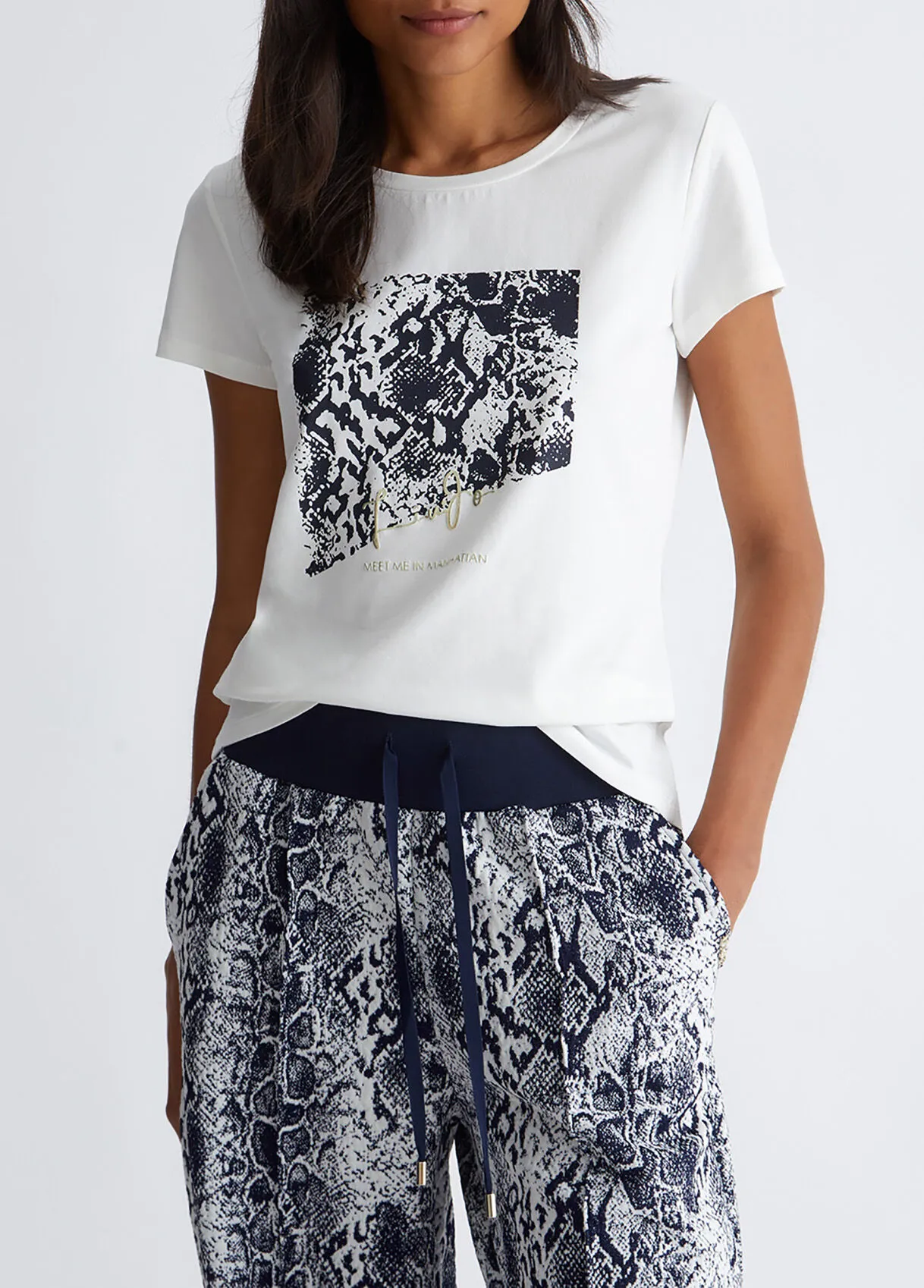 T-shirt con stampa pitonata